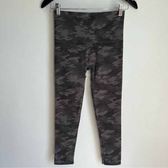 SPANX Cropped Look at Me Now Seamless Leggings in Sage Camo - M - Picture 5 of 9